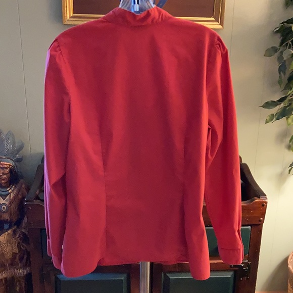 East 5th button up top with fabric rose design L - Picture 3 of 12